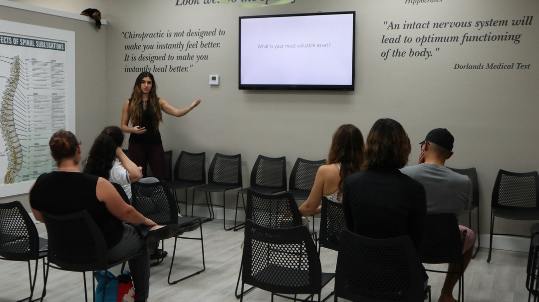 5d2531ee852a39c99798c5b5_Chiro